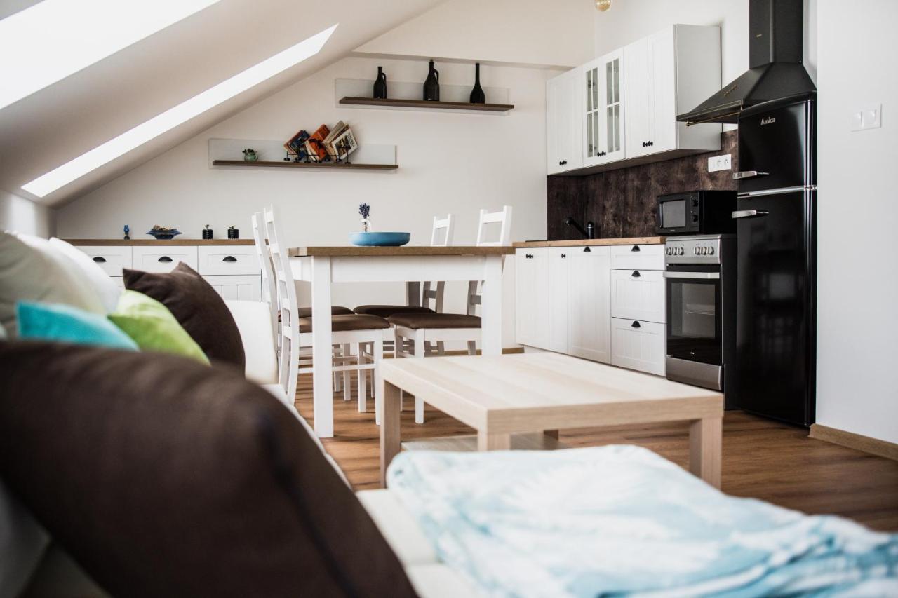 Apartmány na náměstí Šumperk Esterno foto